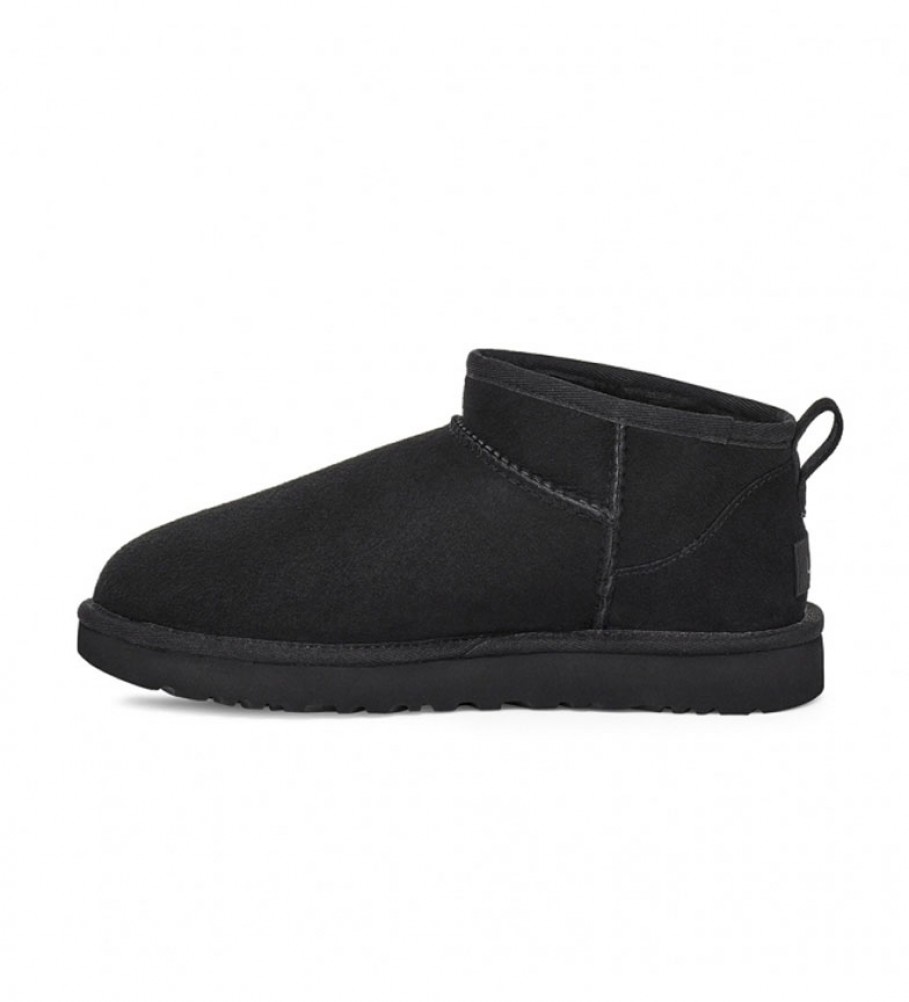 Botas de cano curto UGG Classic Ultra Mini em couro, pretas