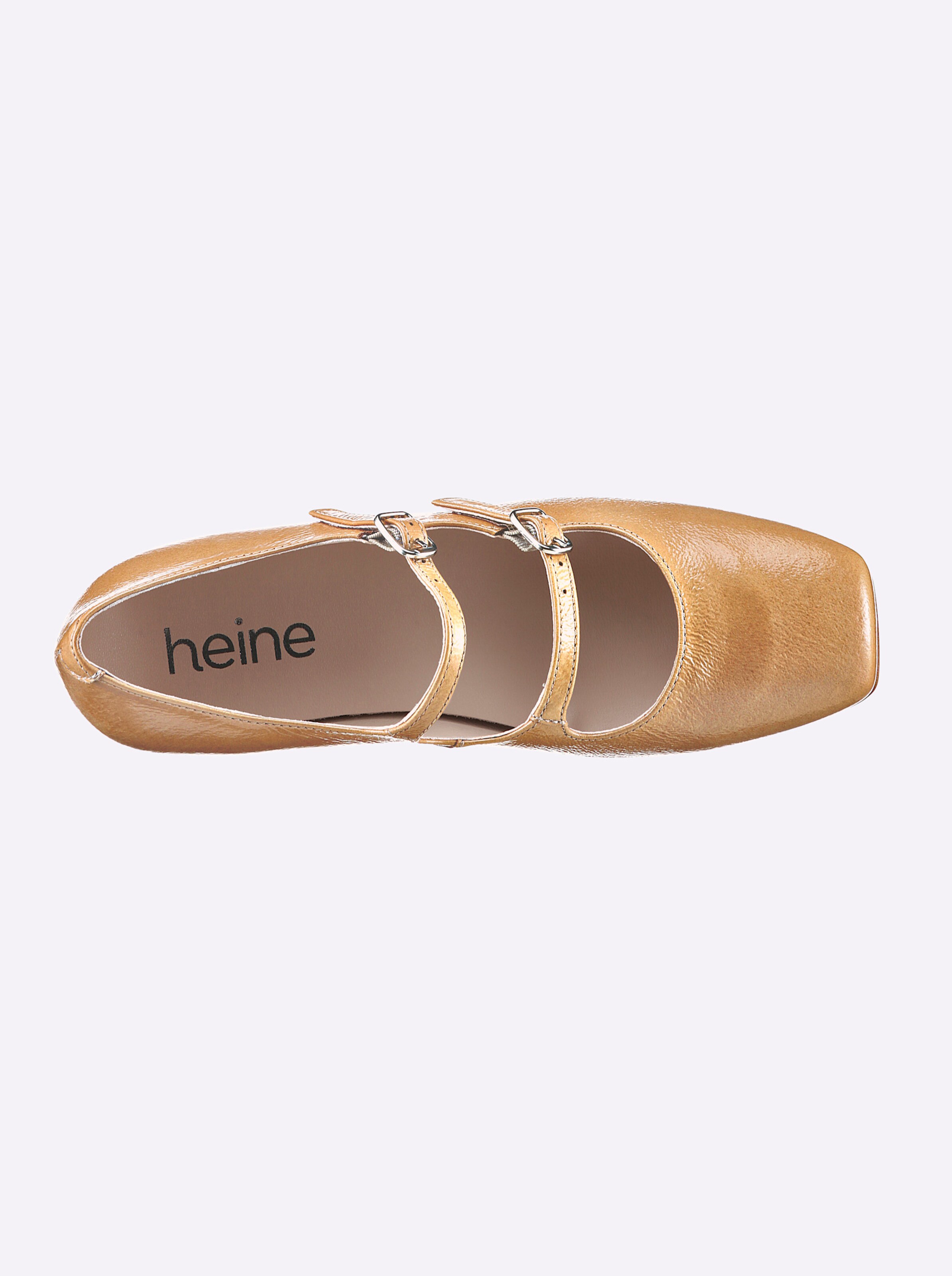 heine Ballerina in sand