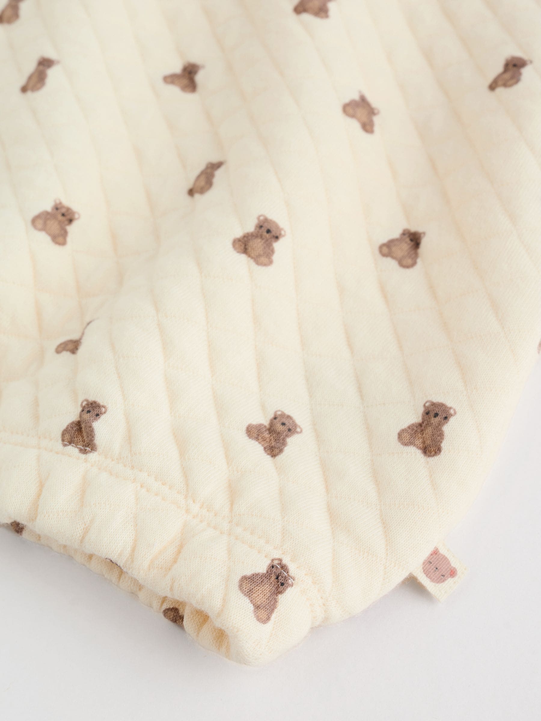 Neutraal met beren - Baby Quilted Sweat and Joggers Set (0mths-2yrs)