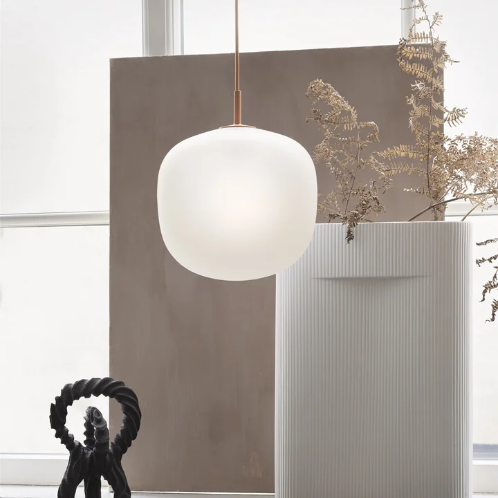 Muuto - Rime Pendelleuchte Ø 12 cm, opal / deep red