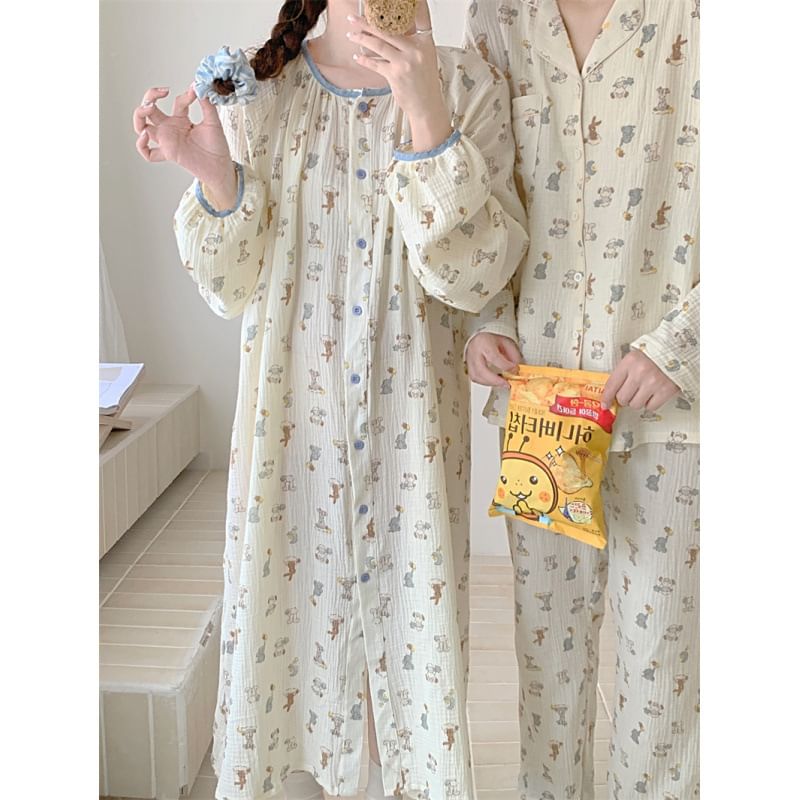 Sadelle - Koppel bijpassende midi pyjamajurk met lange mouwen en cartoonprint, knoopjes en top