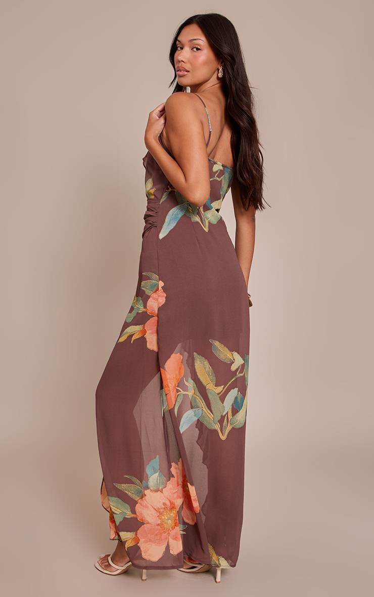 Marron Robe Longue À Bretelles Fines En Mousseline Fleurie Avec Décolleté Plongeant