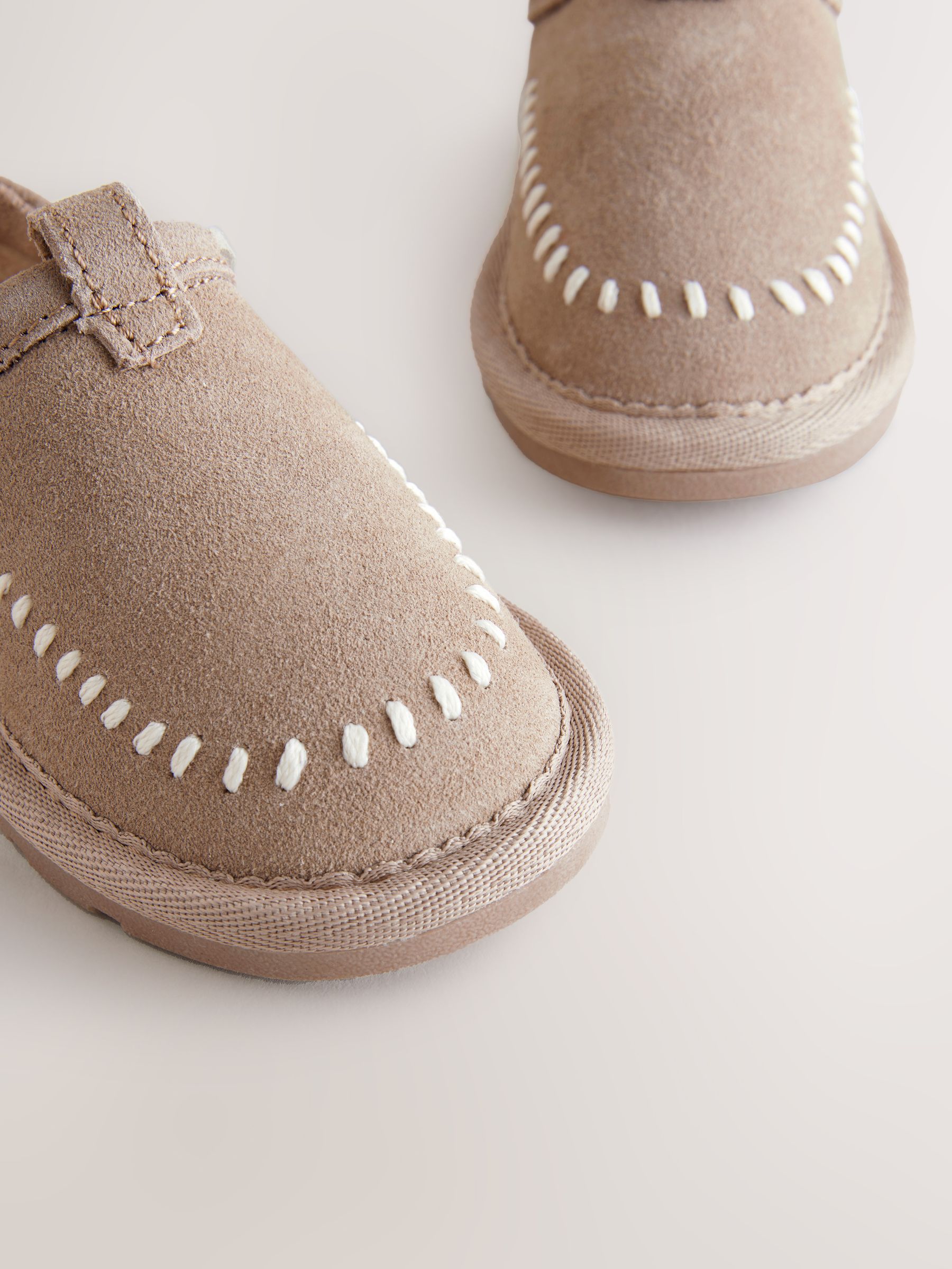 Neutraal - Suede Stitch muiltjes