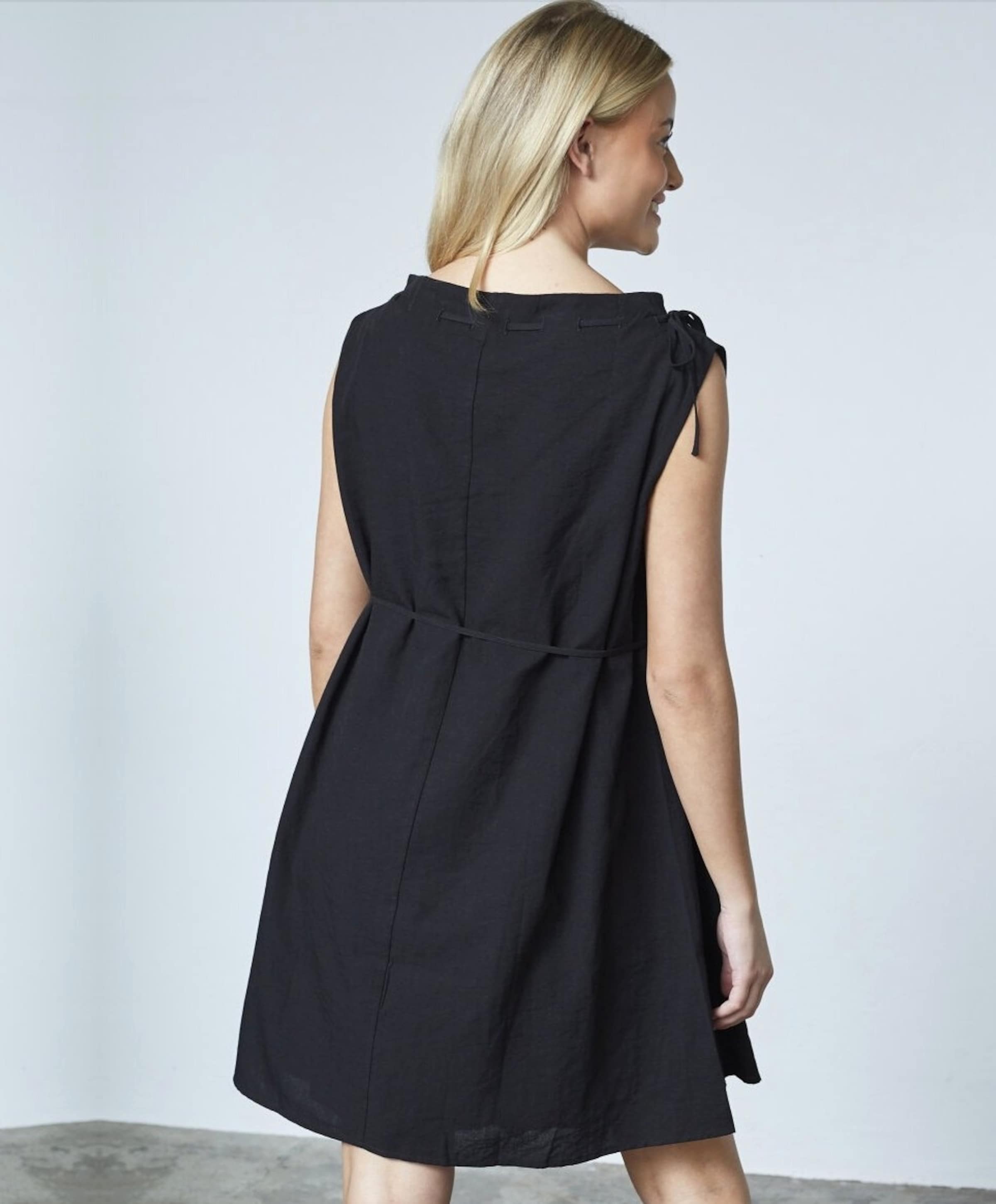 Sisters Point Dames jurk zwart