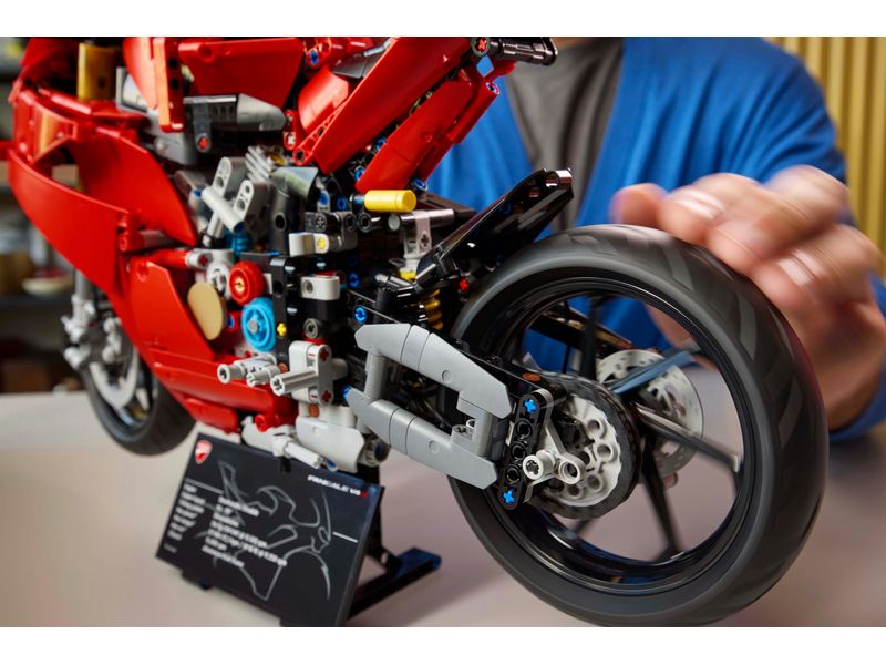 LEGO® Technic Ducati Panigale V4 S Motorrad 42202 Bauset für erwachsene Ducati-Fans