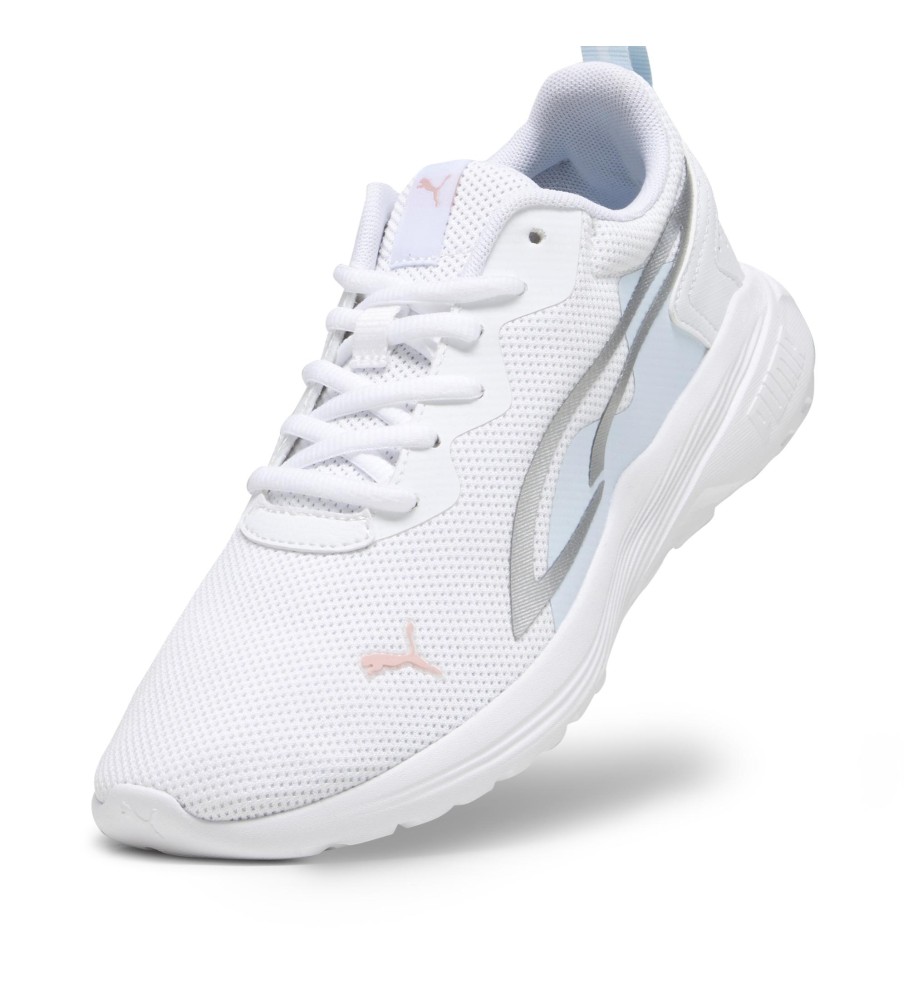 Tênis Puma All-Day Active, branco e cinza.