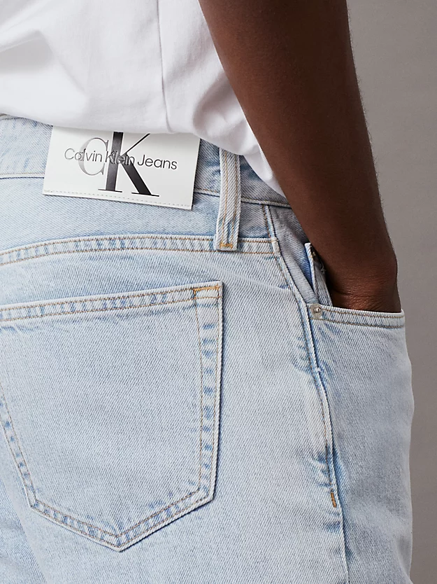 Calça jeans afunilada