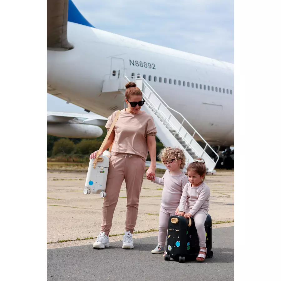 JETKIDS™ BY STOKKE® Aufsitzkoffer BedBox™ mit Crew BackPack™ Green