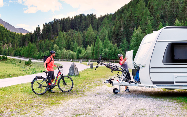Thule Caravan Superb Standard Deichsel-Fahrradträger für 2 Fahrräder, E-Bike geeignet
