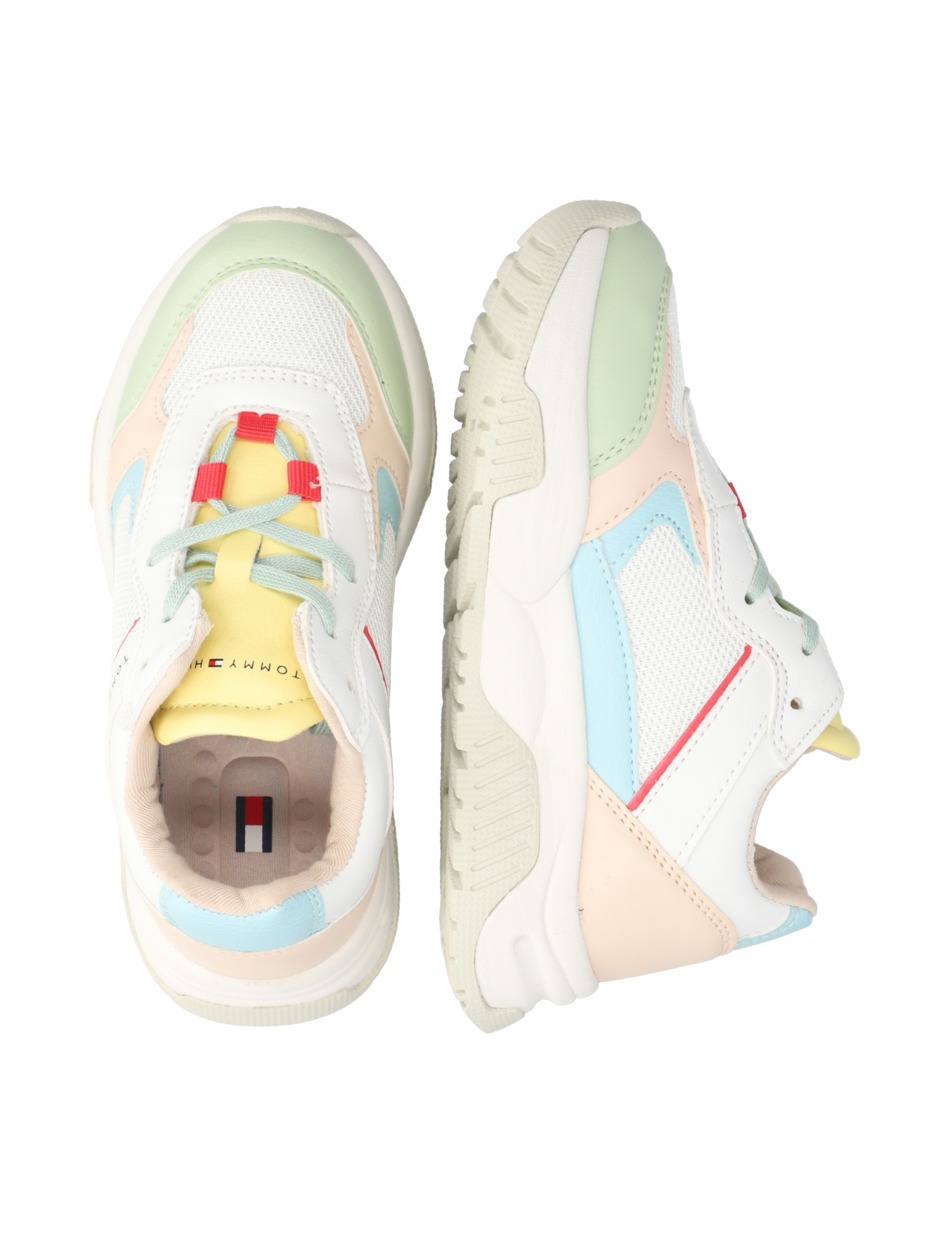LOW CUT LACE-UP SNEAKER