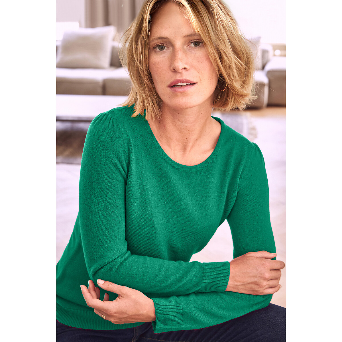 ANNE WEYBURN<br>Suéter de gola redonda em malha fina e muito macia