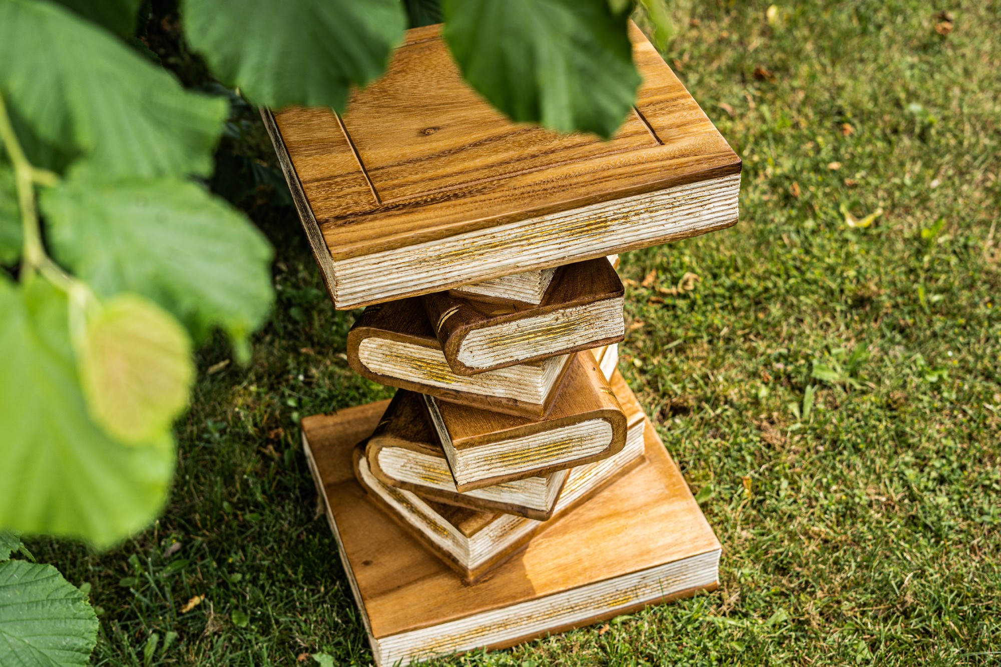 Bücherstapel, natur, T 35 cm, B 35 cm, H 38 cm von fischer's lagerhaus