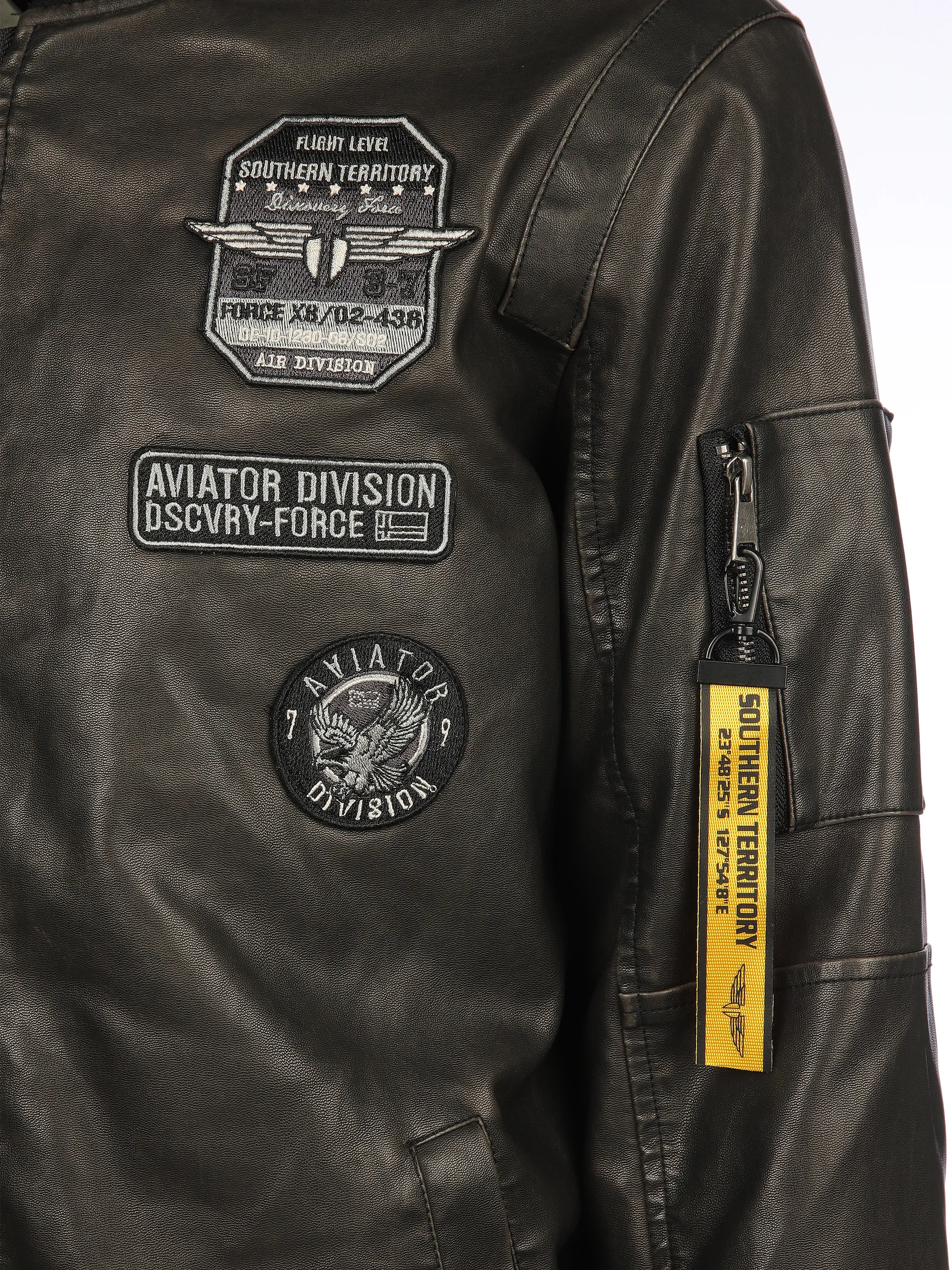 Herren Bomberblouson mit vielen Patches