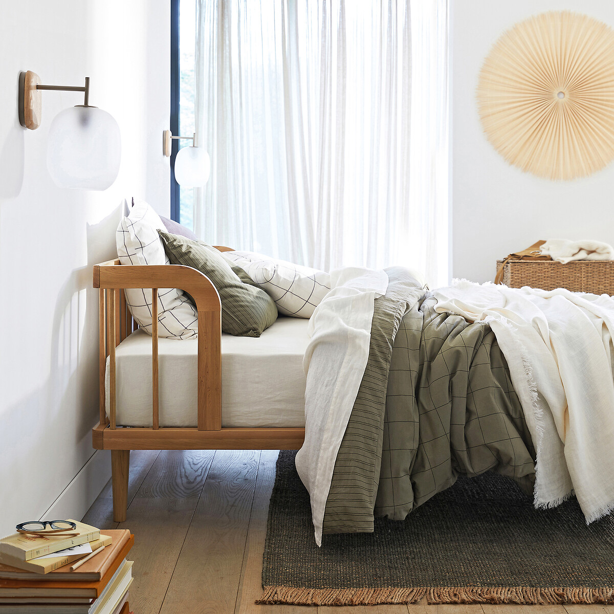 LA REDOUTE INTERIEURS<br>Cama de carvalho maciço com estrado de ripas, Matea