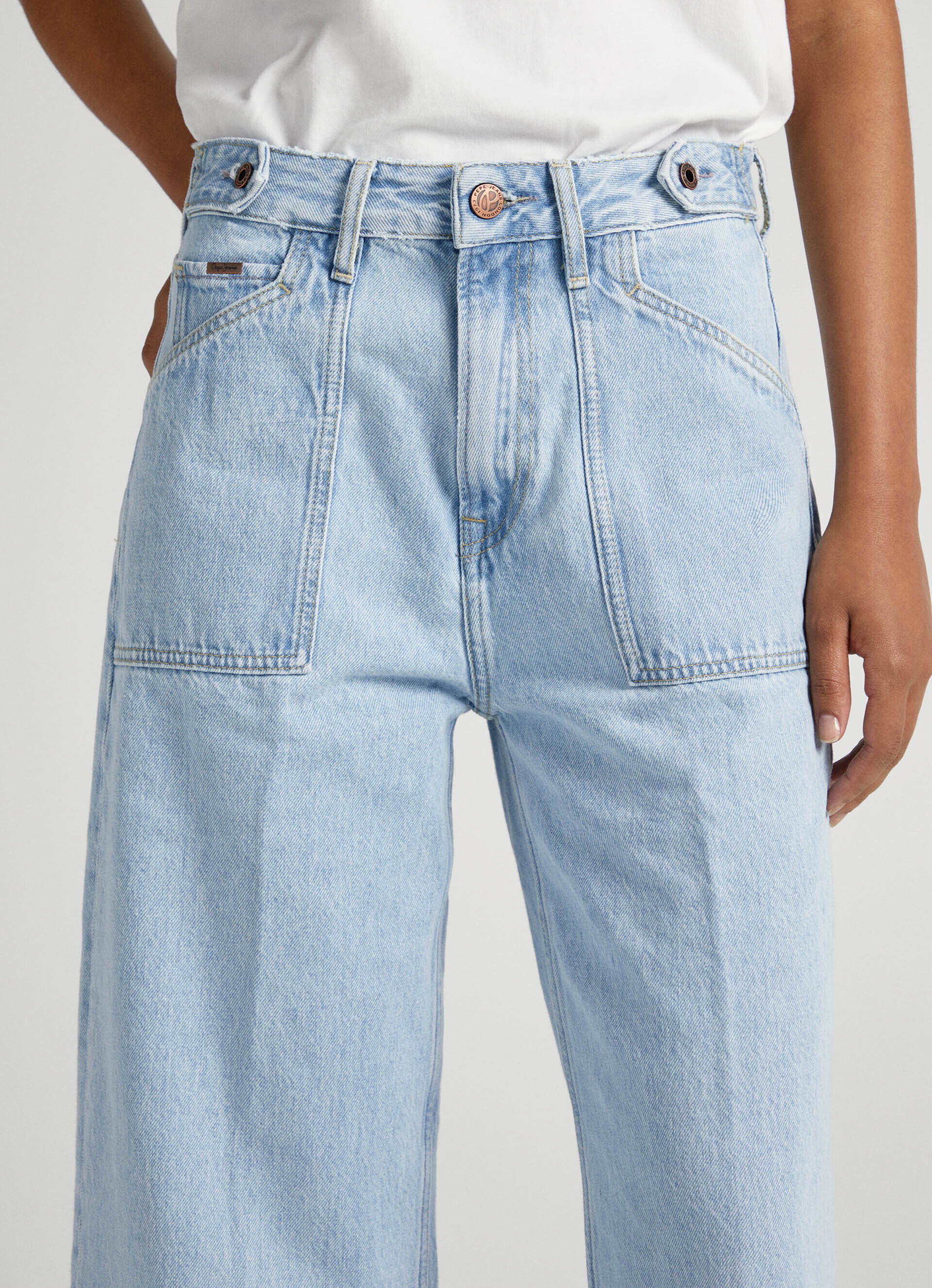 Calça jeans FEBEE de cintura alta e modelagem ampla - jeans