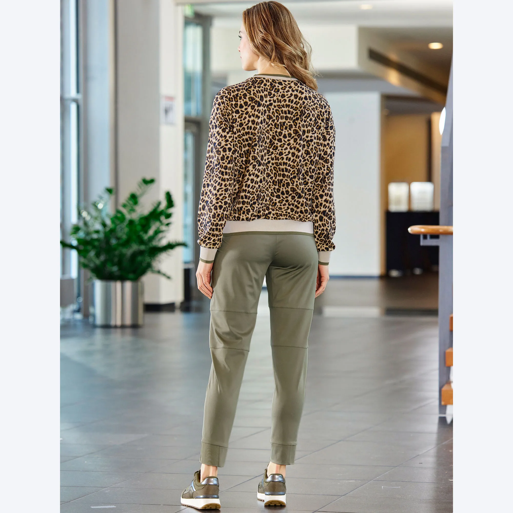 Damen-Hose mit schicken Einsätzen