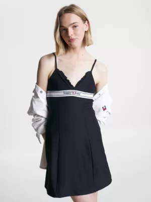 Vestido curto com babados e alças