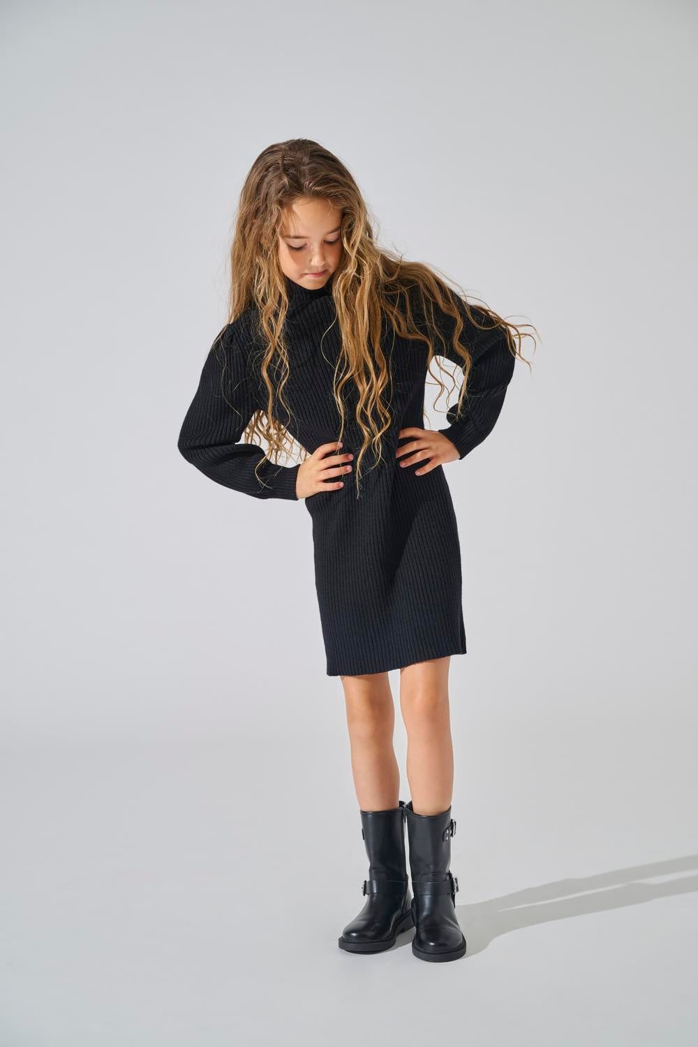 KOGKATIA Langes Kleid Black