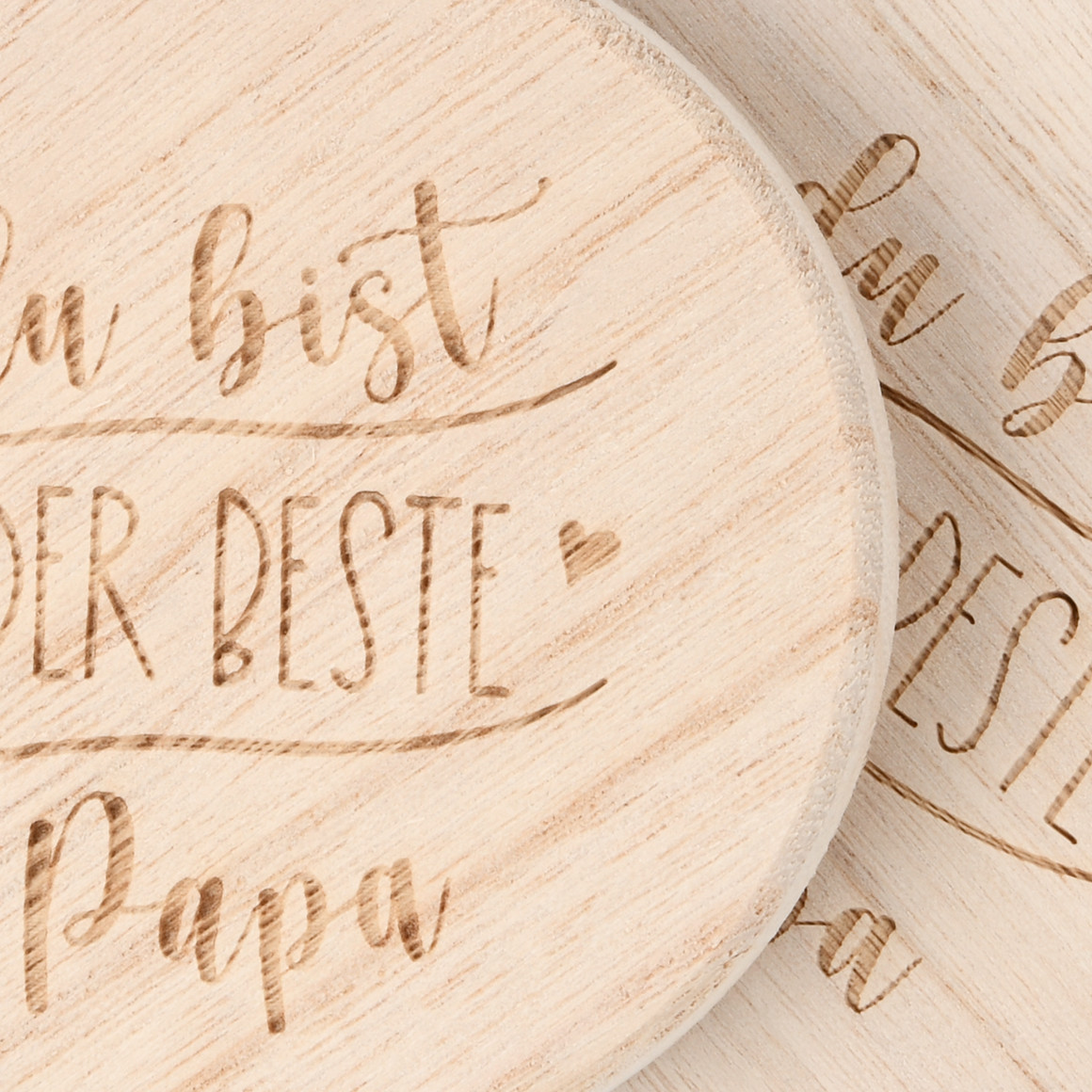 2 Untersetzer aus Holz natur