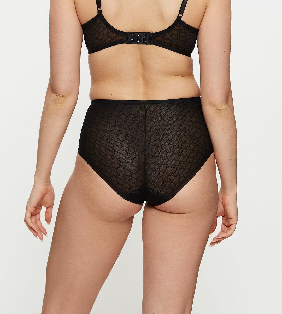 TRIUNFO<br>Hoge slip em Kant Signature Sheer
