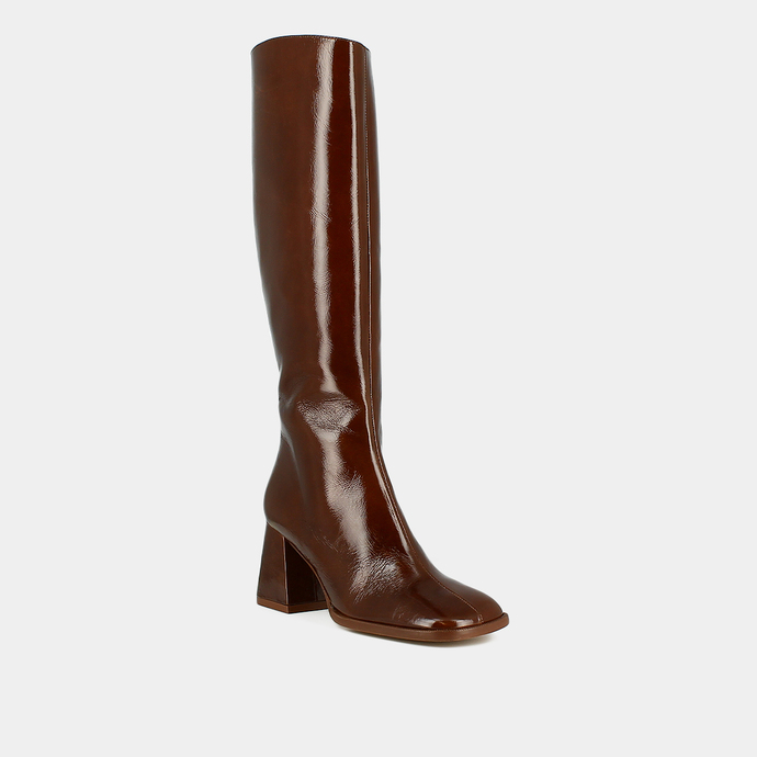 Bottes à bouts carrés et talons épais  en cuir brillant marron