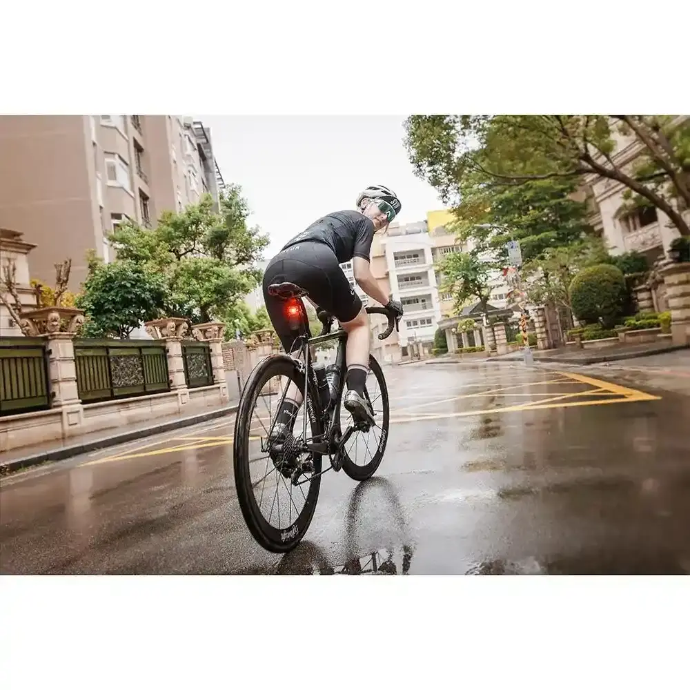 Bryton Gardia R300L Fietsradar met Achterlicht
