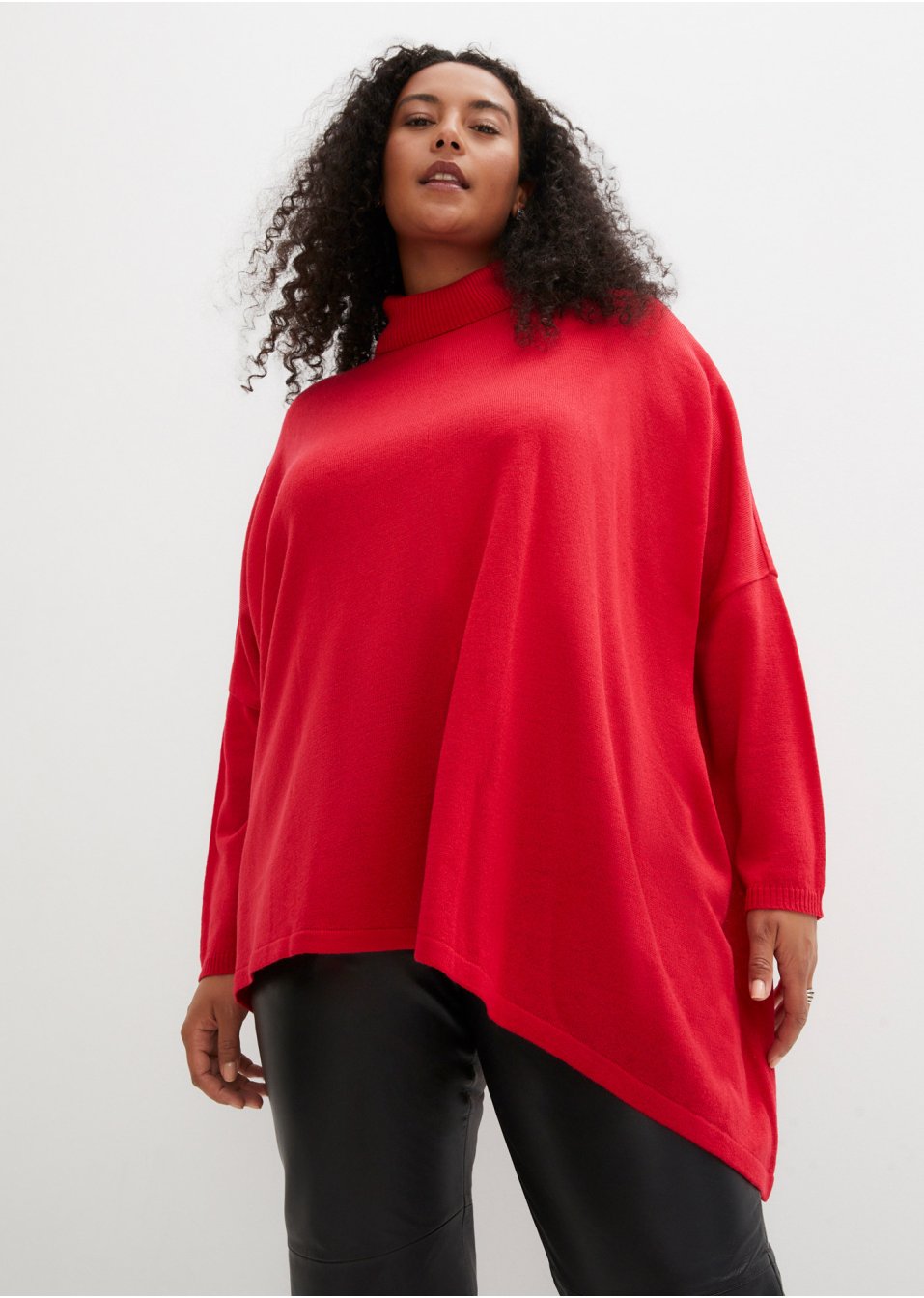 Pull-poncho oversize de coupe asymétrique
