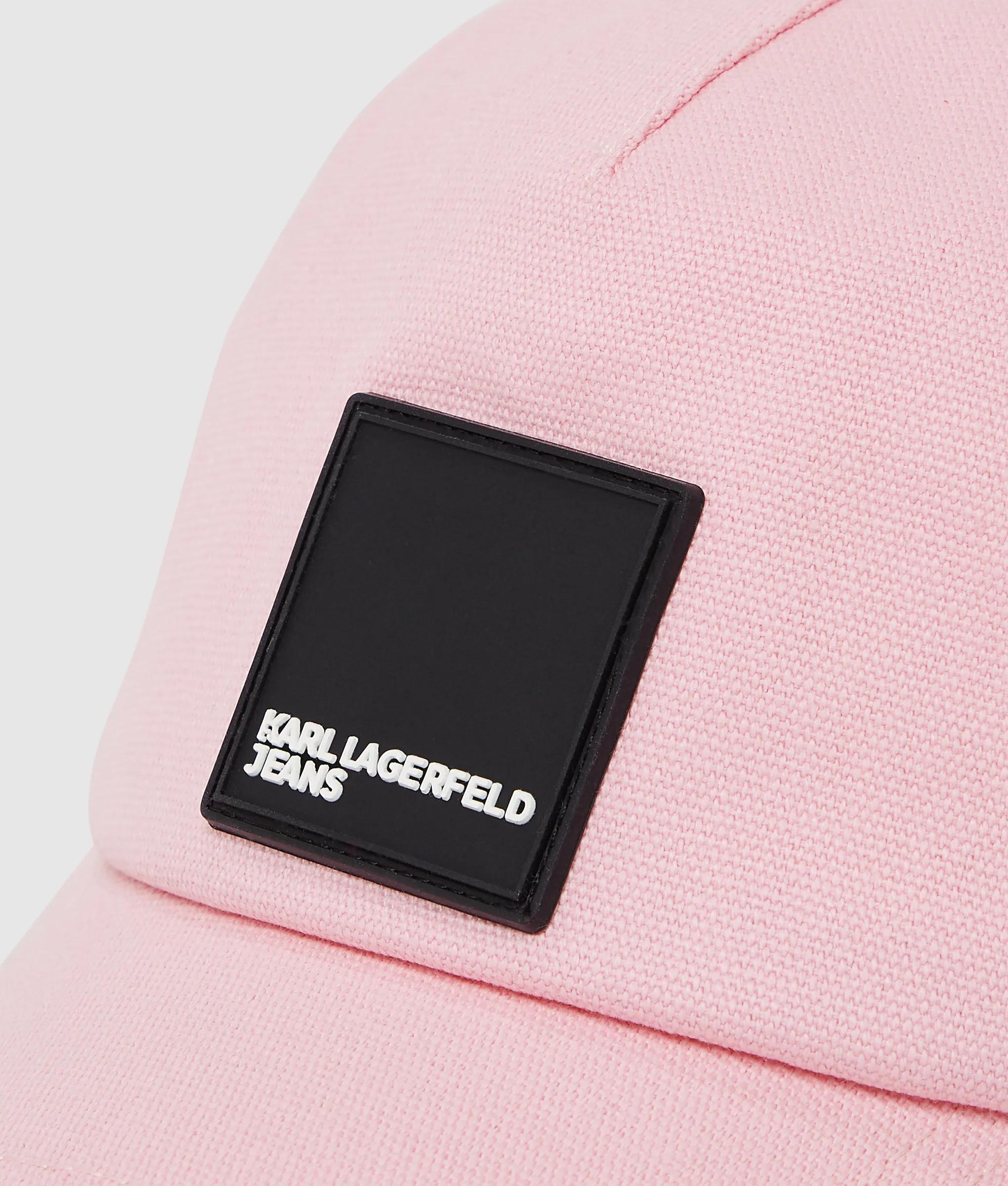 pet met logopatch