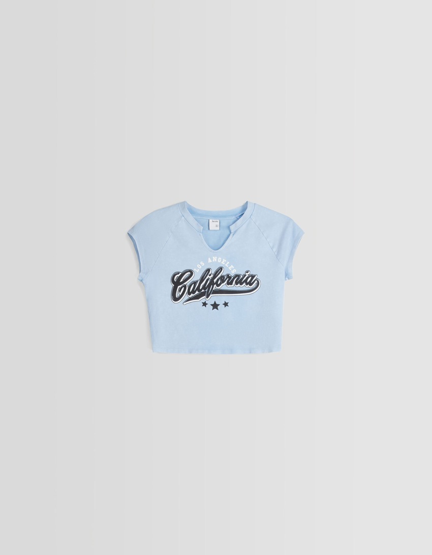 Camiseta de manga curta com estampa de efeito desbotado