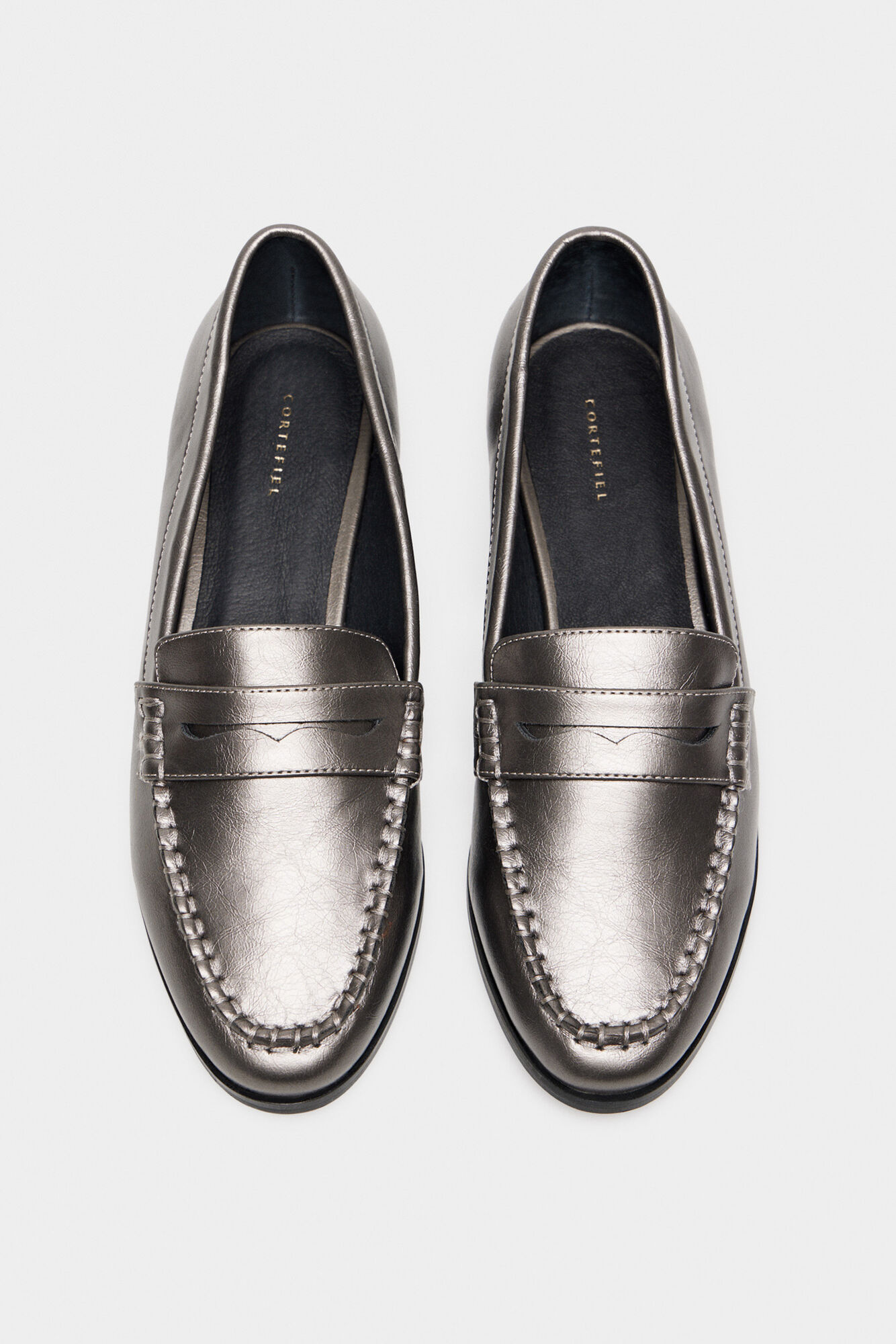 Mocassim prateado