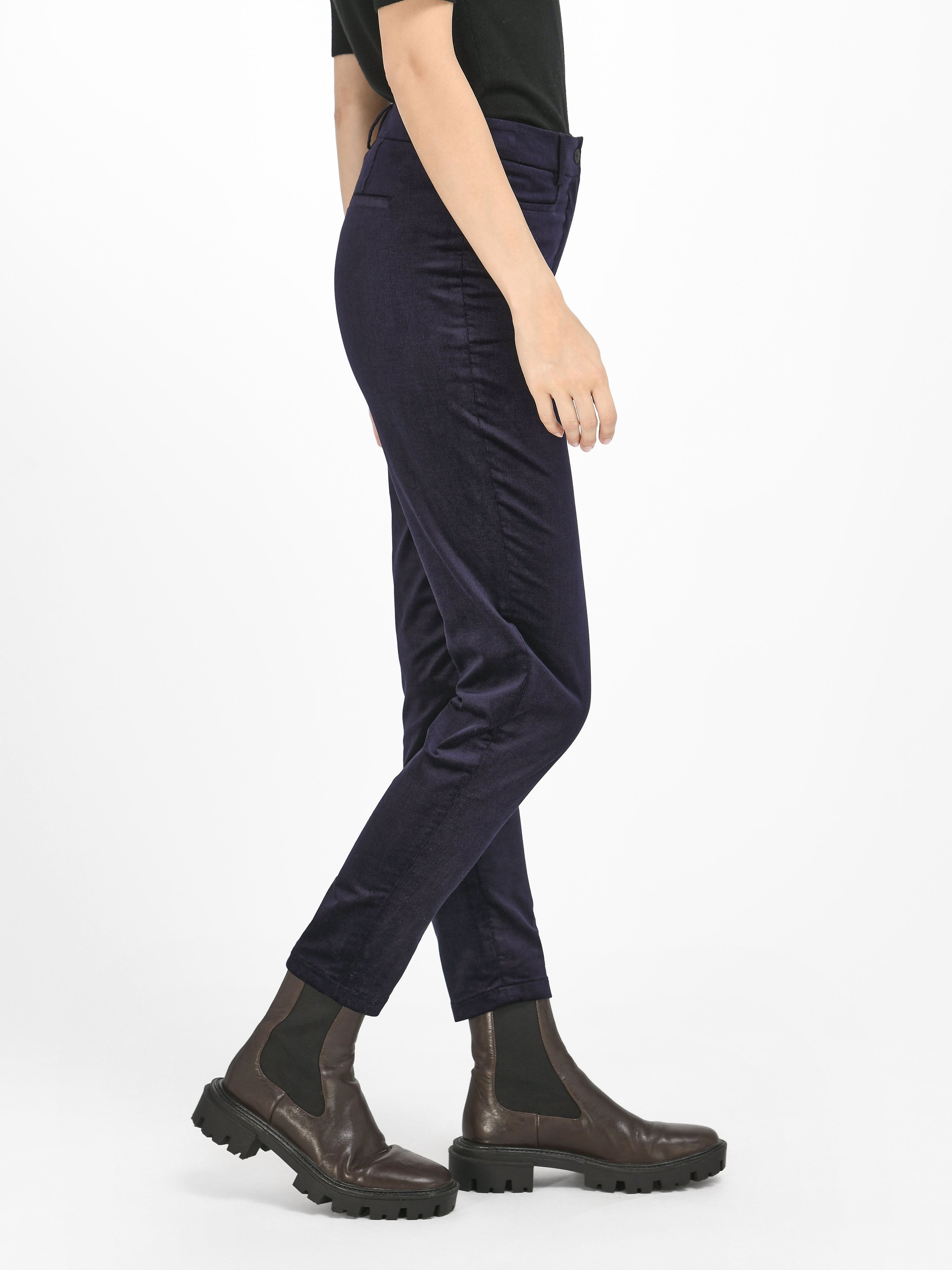 Slim Fit-Feincord-Hose