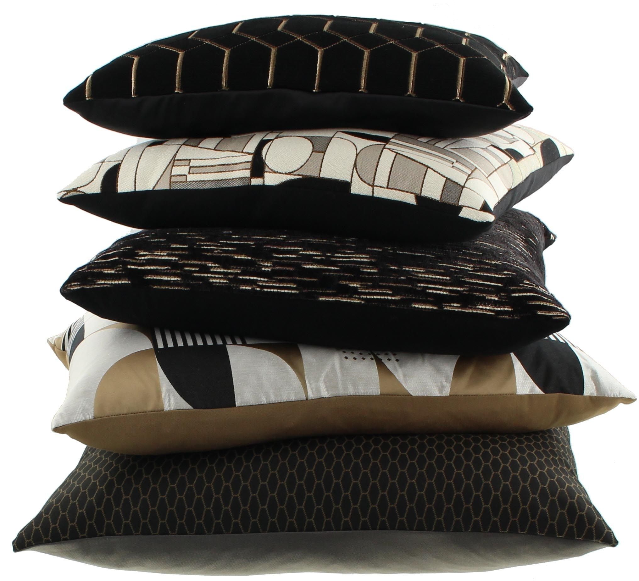 Sierkussen Black Gold Petter  | Claudi