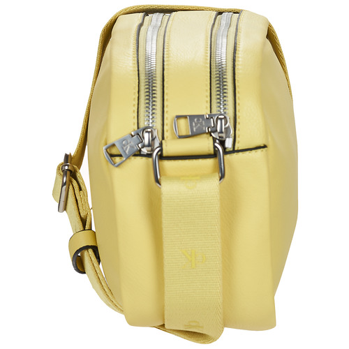 Calvin Klein Jeans - ULTRALIGHT DBLZIPCAMERABAG21 PU - Jaune