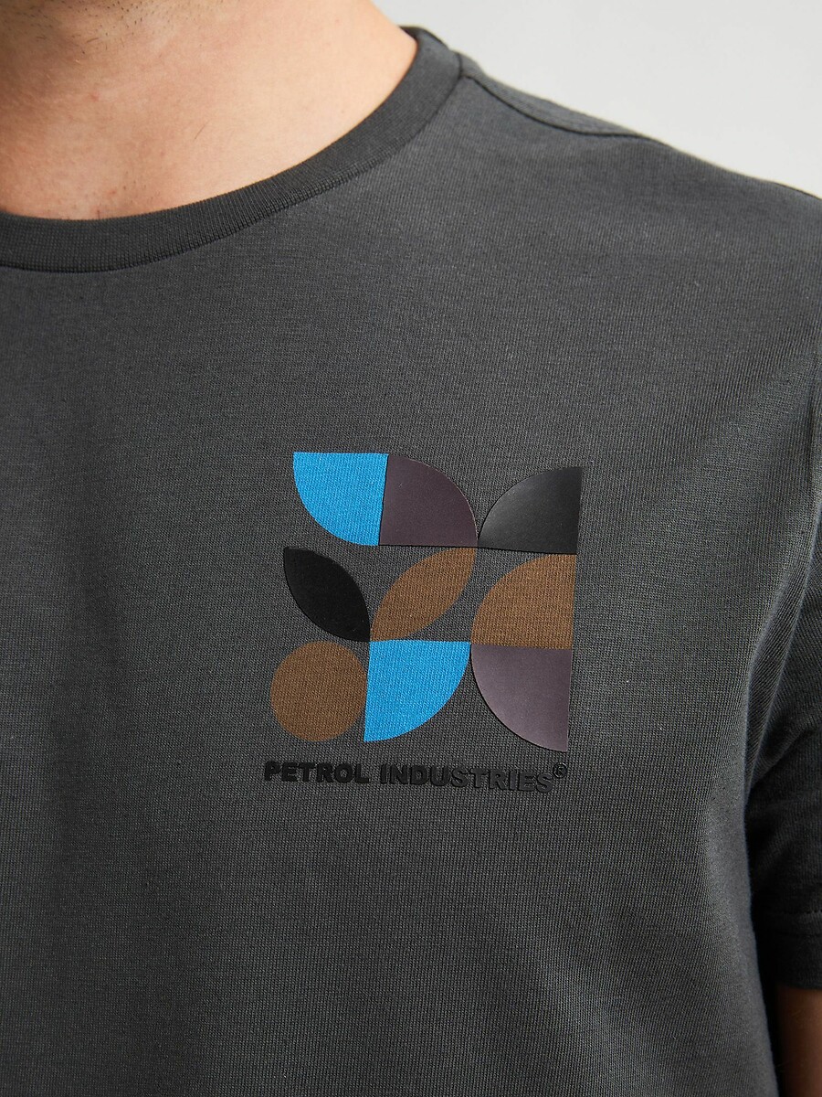 INDÚSTRIAS PETROLÍFERAS<br>Camiseta de manga curta com logotipo no peito
