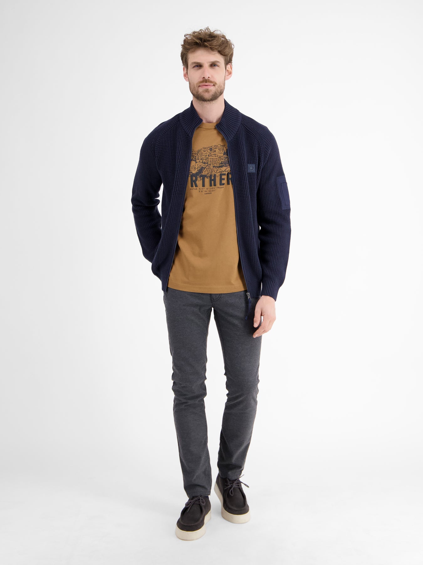 Unifarbenes T-Shirt mit Brustprint