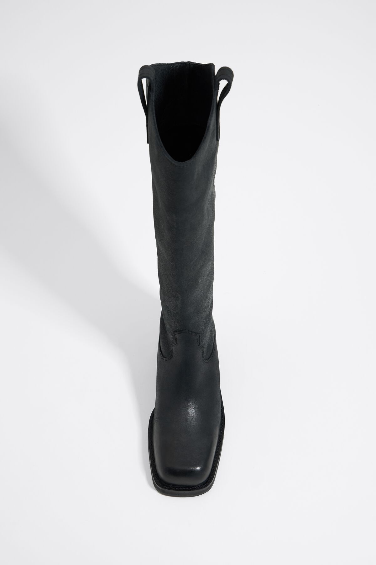 Bota de couro preta estilo gaúcho