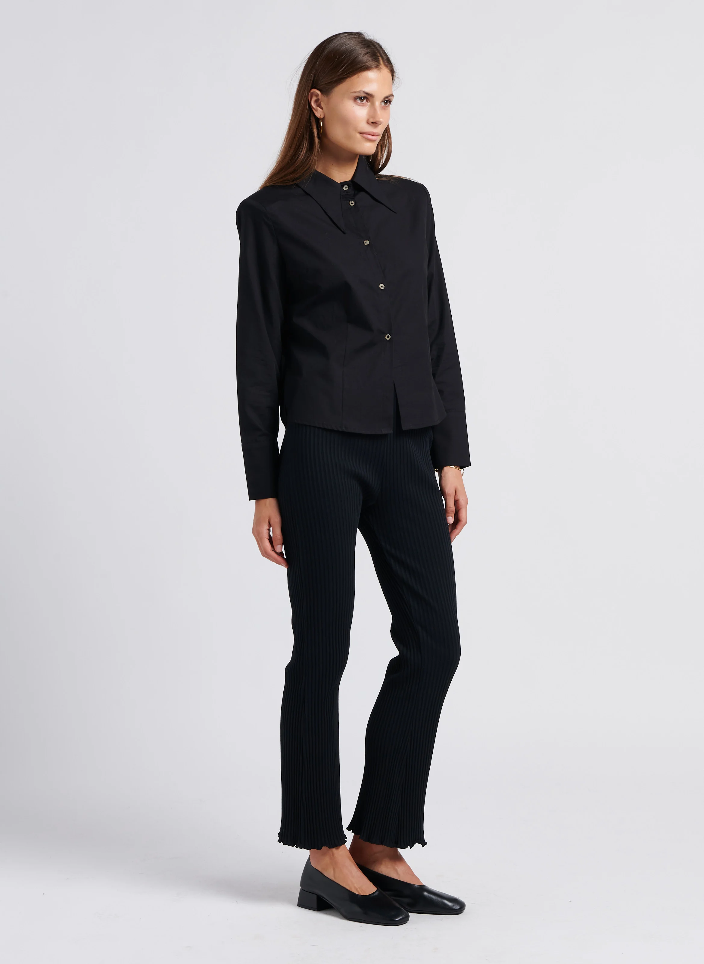SAM - Chemise courte col en pointe droite en coton | Noir