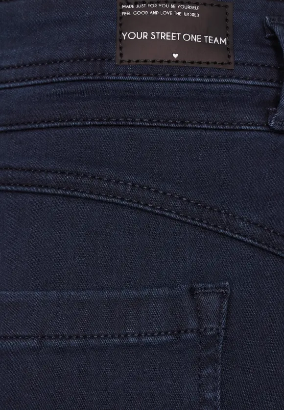 Slim Fit Free to Move Jeans - deep indigo wash