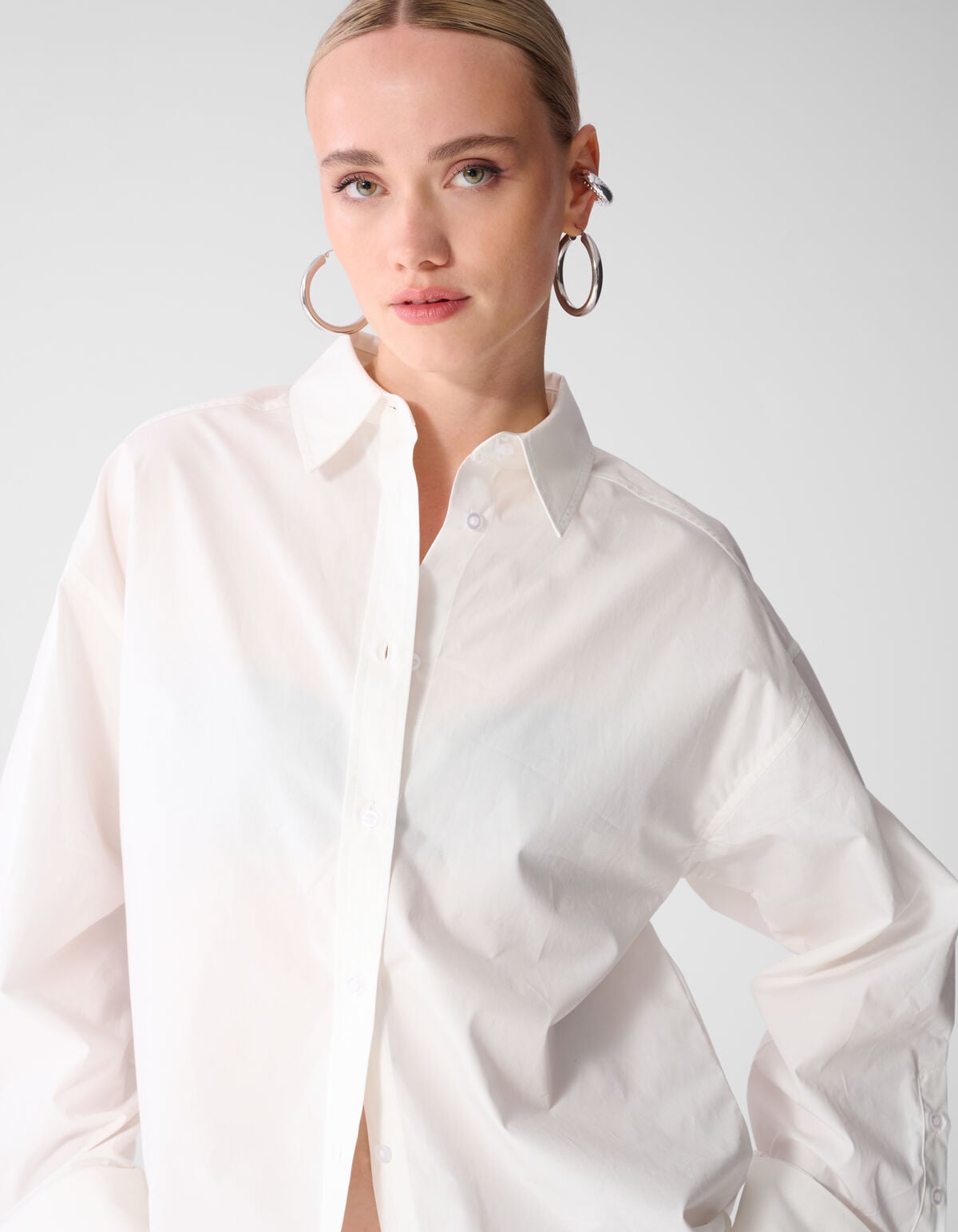 Oversized Ring Cuff Blouse Wit