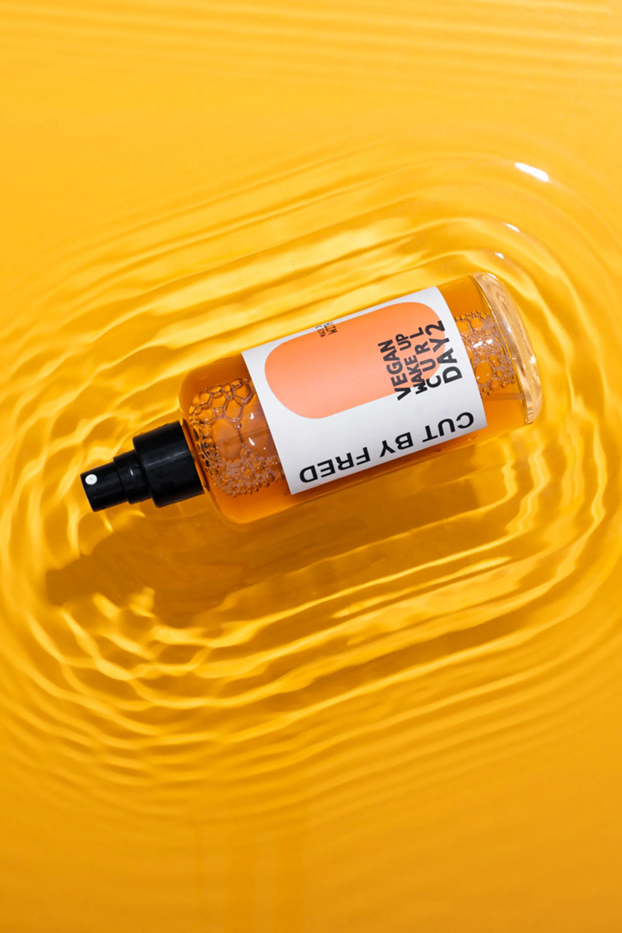 Cut by Fred Spray hydratant pour cheveux bouclés Vegan Wake Up Curl Day 2-200 ml