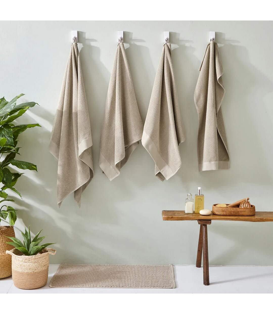 Furn - Serviette de bain (Beige pâle) (130 cm x 70 cm) - UTRV2830