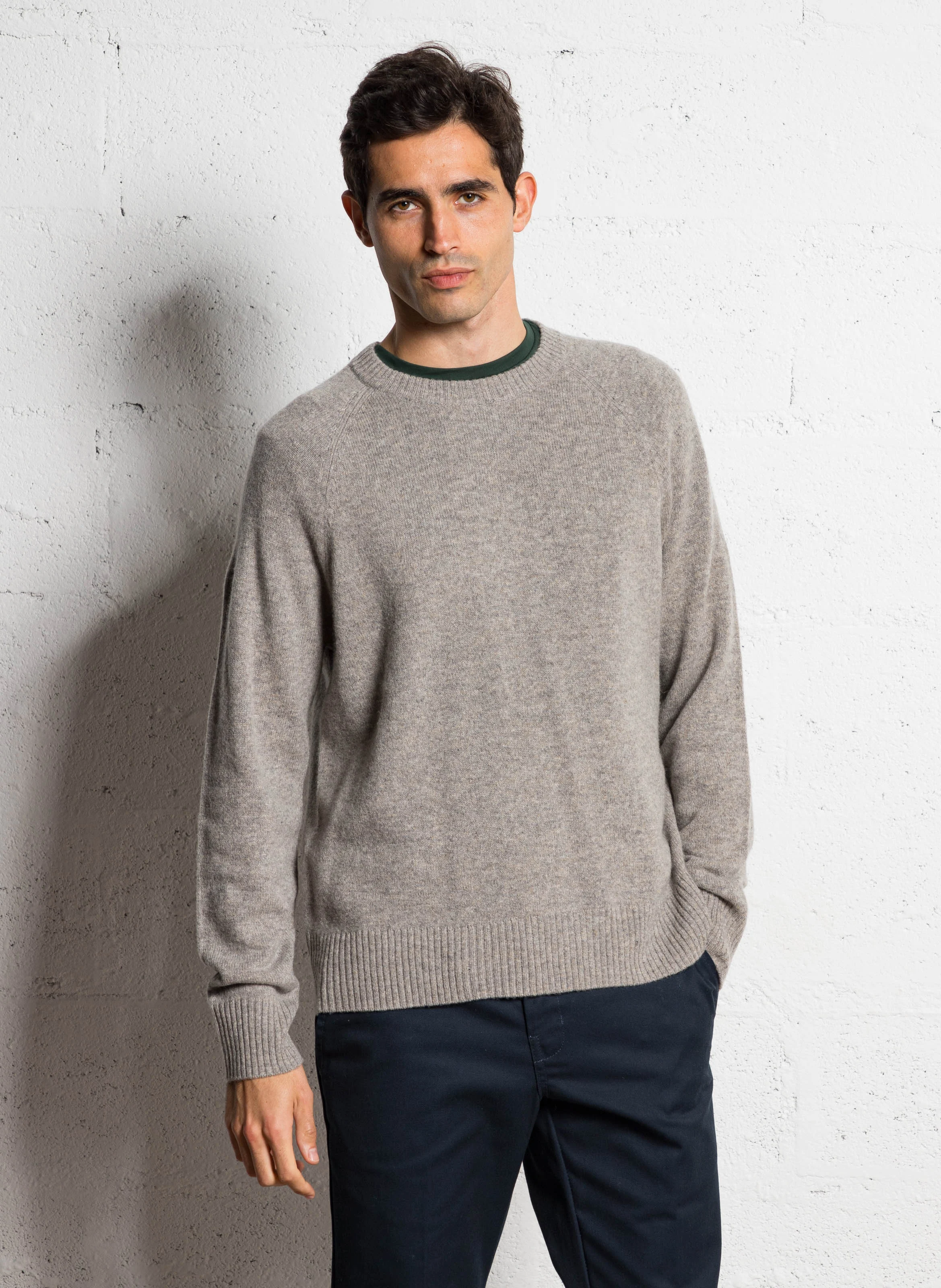 Pull à col rond en laine recyclée| Gris