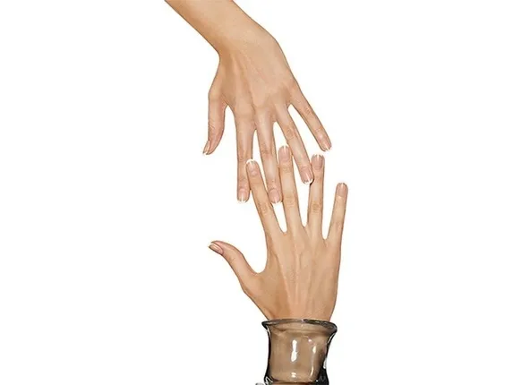 SALLY HANSEN_Vitamin E Nail & Cuticle Oil regenerating cuticle and nail oil 13.3ml
