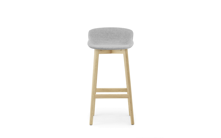Normann Copenhagen Hyg gestoffeerde barkruk 75 zwart eiken Ultra Leather Black