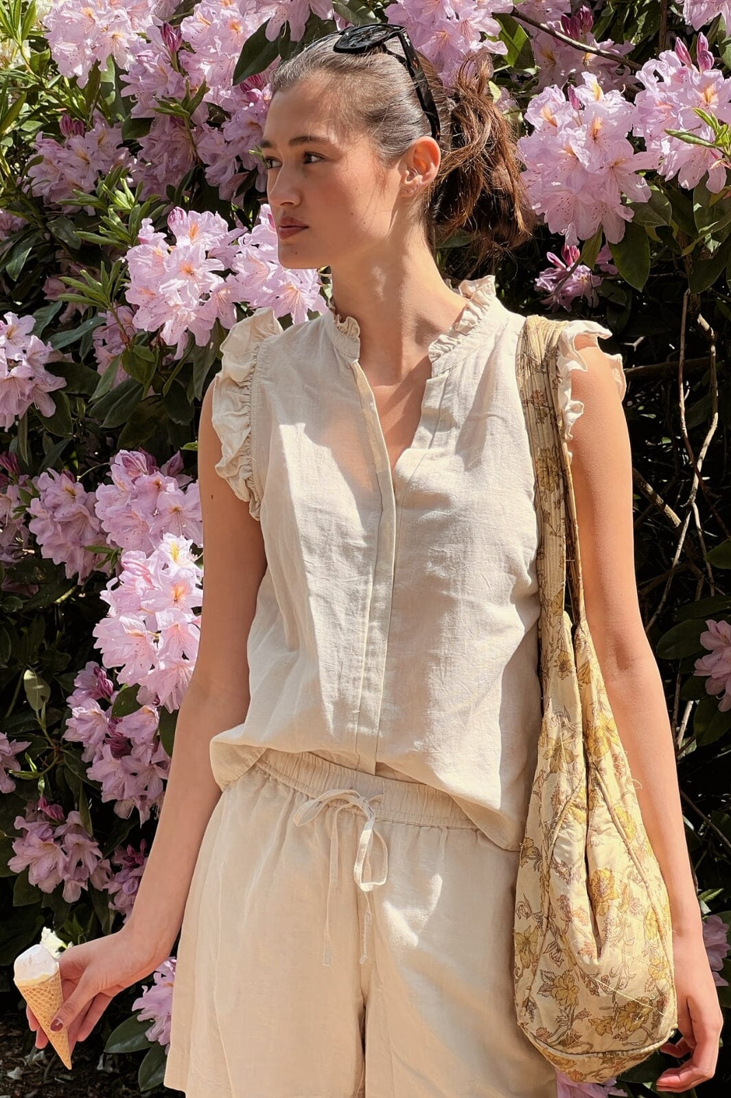 Neo Noir Shea Linen Shorts sand