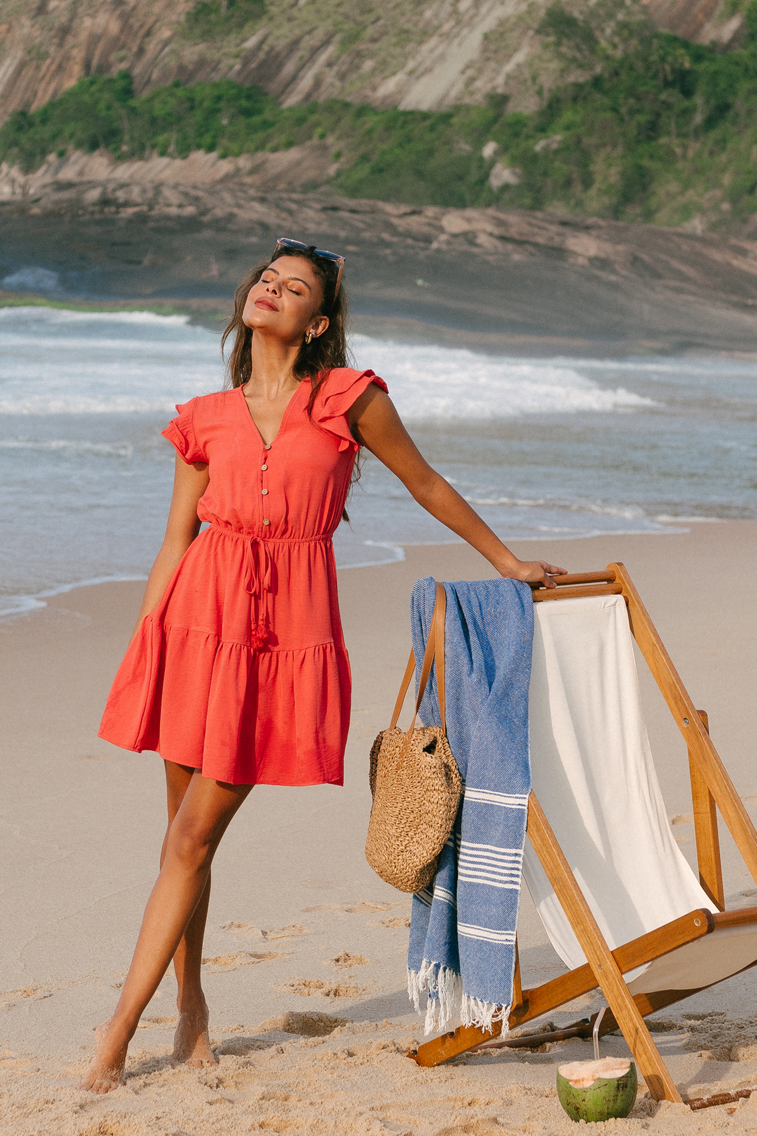 Robe mini avec manches à volants à volants superposés