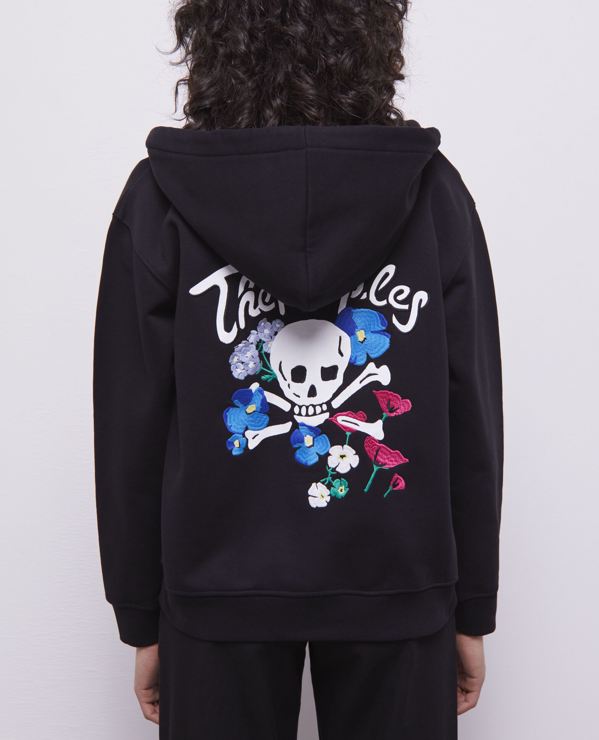 Sweatshirt à capuche noir zippé avec broderies