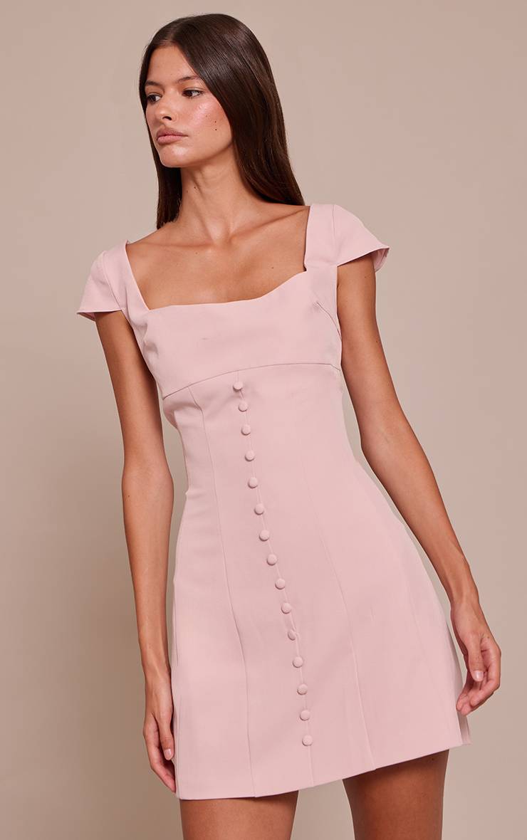Rose Pâle Robe Droite Ajustée En Tissu Tissé Avec Détail Boutonné