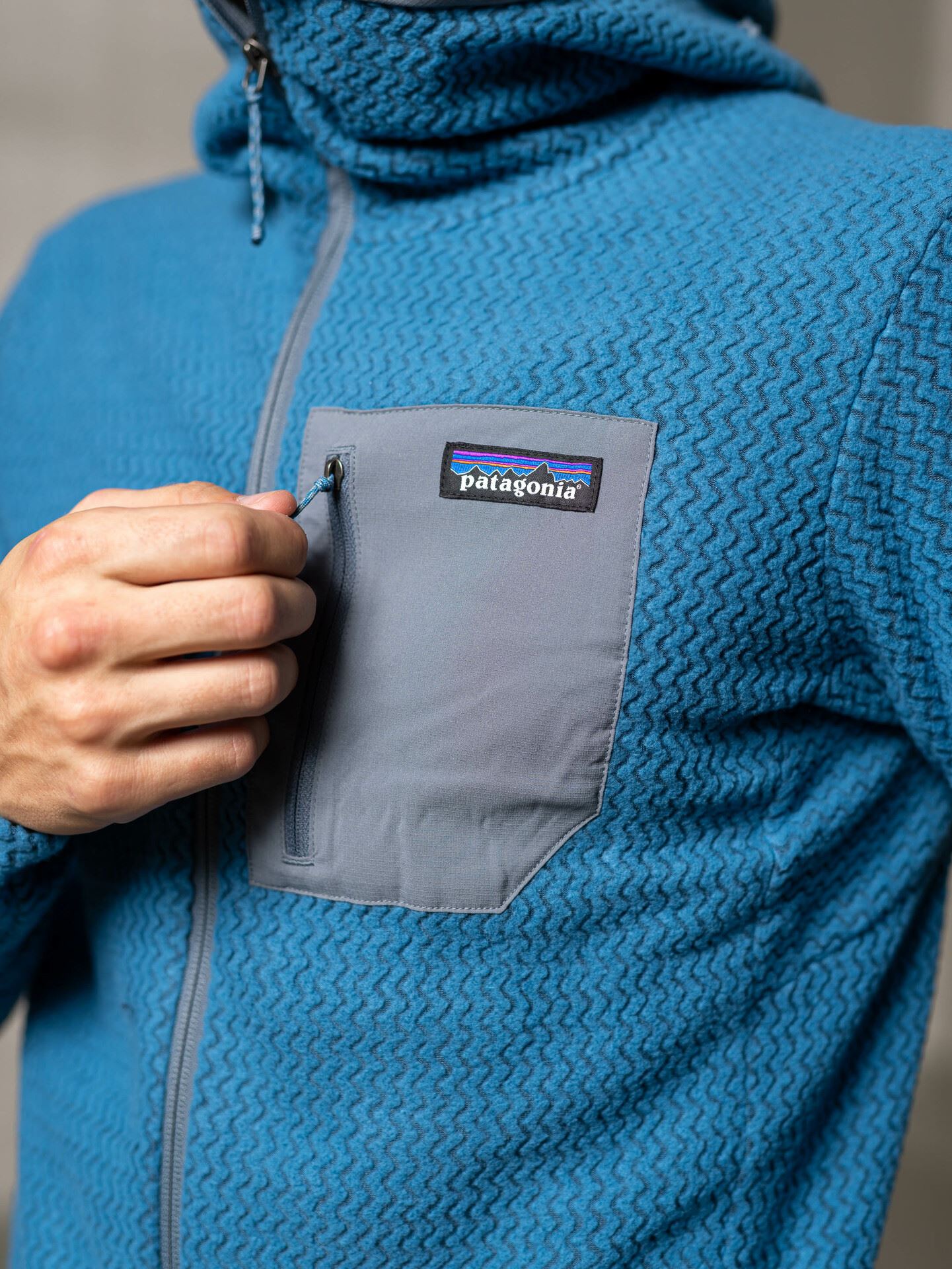 R1 Air Full-Zip Hoody
