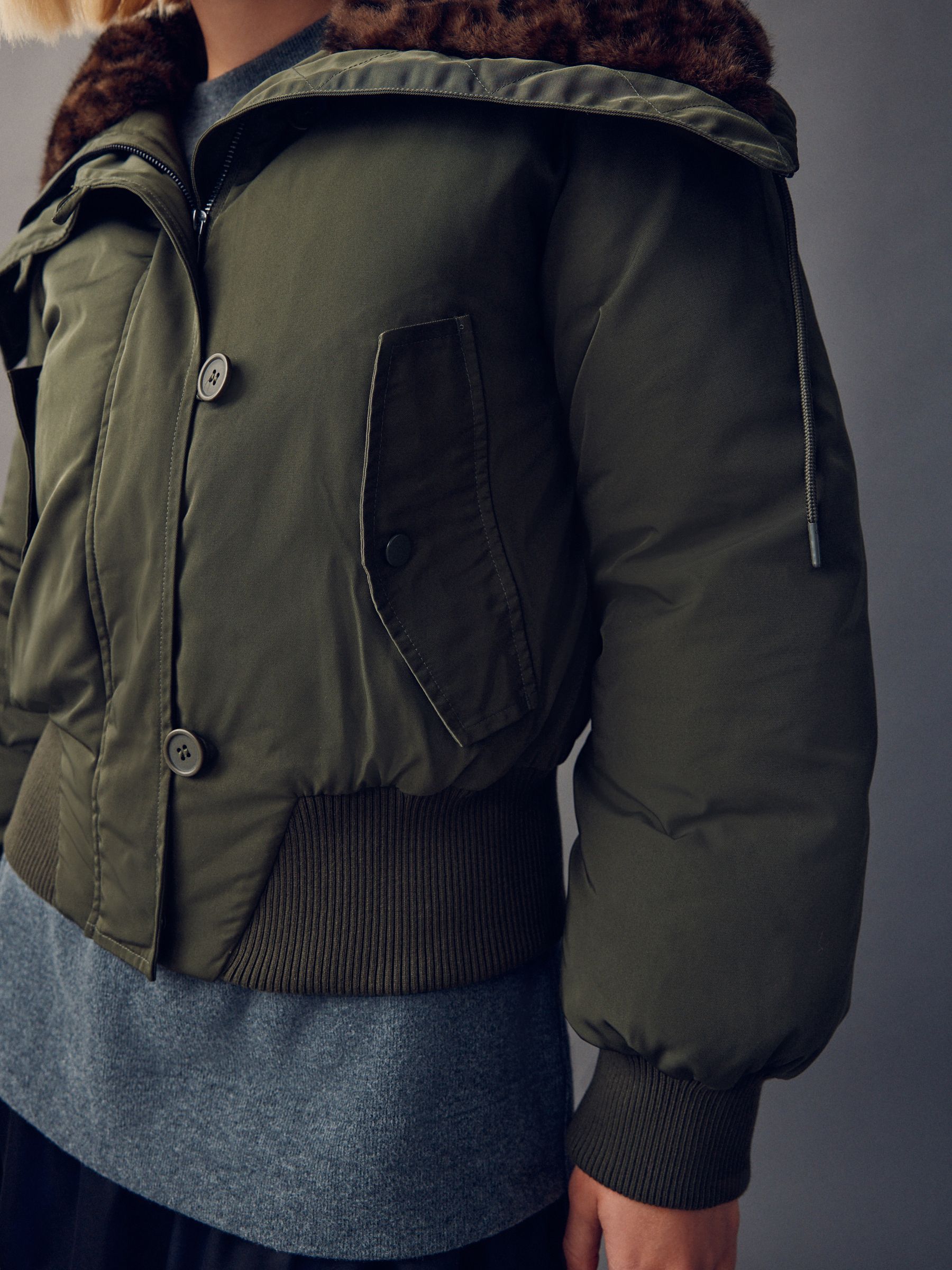 Kakigroen - Parka with Animal Print Faux Fur Collar